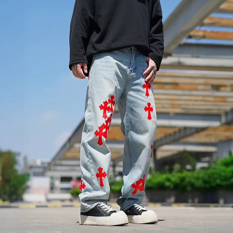 P270 💰 (Top version) chrome hearts ss25 new blue Miami patchwork red leather jeans. Styles with different wash textures, very friendly to people with thin legs and thick legs. The slightly flared version is very flattering to the leg shape. The timeless and moderate length makes it easy to match casually. It has the basic styling foundation for various styles and is a must-have in the wardrobe! The fabric is stiff but also makes the upper body soft without losing texture. The washing process is even more perfect. It is a must-have item for everyone! ! !  Color: blue Size: 30-32-34-36 30 32 34 36 Waist circumference 80 85 90 95 Sitting circumference 105 110 135 120 Foot opening 46 47 48 49 External length 102 103 104 105